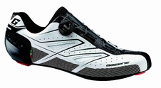 Tretry GAERNE Tornado Carbon black-white